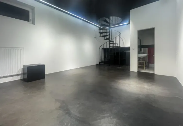GESCHÄFTSFLÄCHE